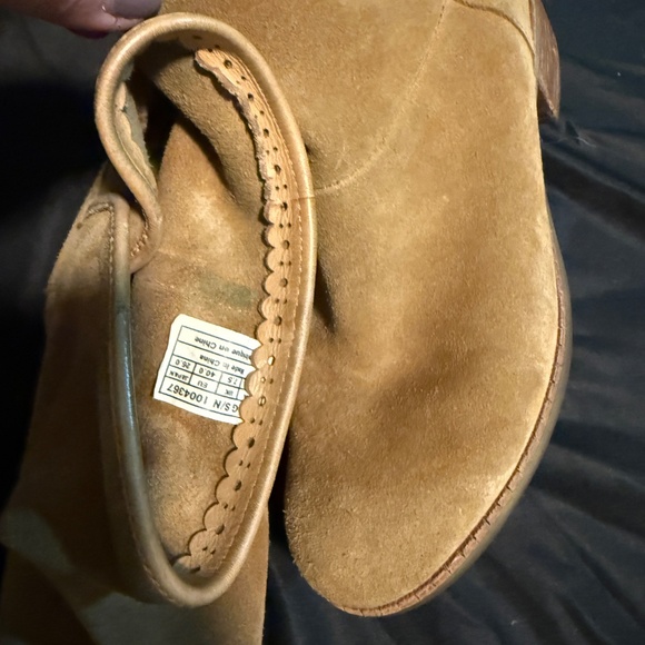 Ugg Boots - Picture 9 of 14